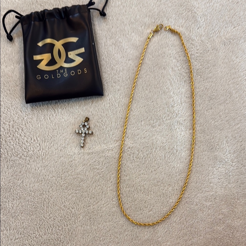 GG Collection Gold Necklace with Crystal Cross Pendant